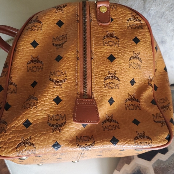 💥💥SOLD💥💥 MCM 40 Duffle bag. - Picture 6 of 16